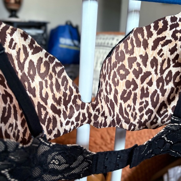 Victoria's Secret Black Lace Bra - Picture 7 of 11